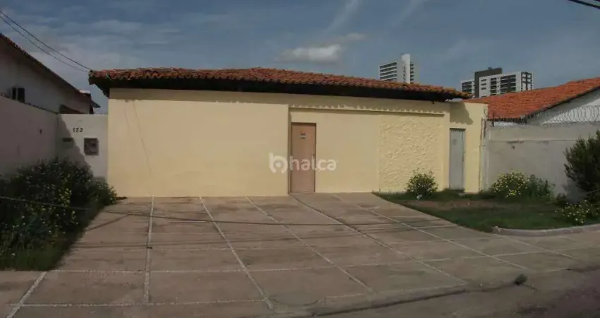 Casa Comercial à venda, no bairro Noivos, Teresina/PI