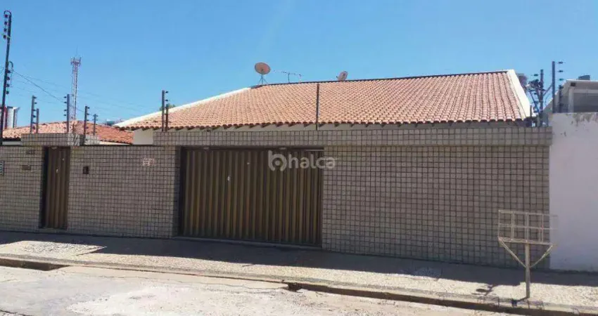 Casa Residencial à venda, no bairro Joquei, Teresina/PI