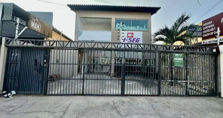 Casa comercial à venda na Avenida Barão de Castelo Branco, Cristo Rei, Teresina