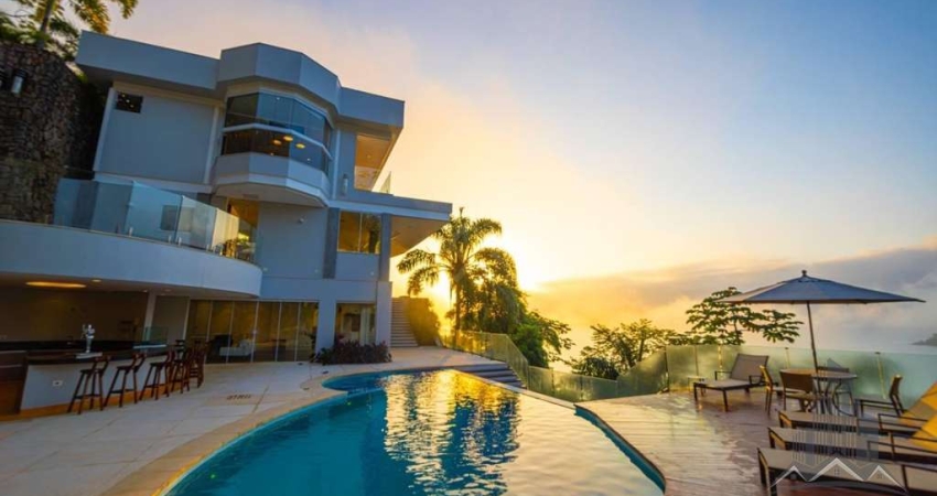 Mansão de Luxo com Vista Mar em Condomínio Fechado Ubatuba Litoral Norte