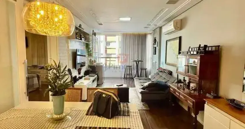 Apartamento a Venda no Miolo da Praia do Canto, em excelente localização,