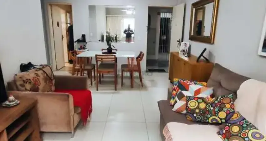 Apratamento a venda em Jardim Camburi, dois lances de escada