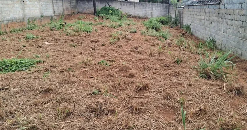 Terreno à venda no Centro, Confins 