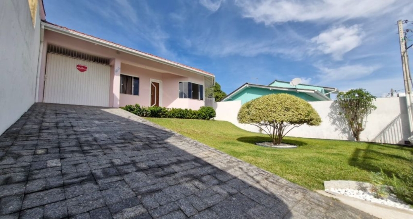 Casa com terreno grande e piscina no bairro Jardim AtânticoCapoeiras – Florianópolis!