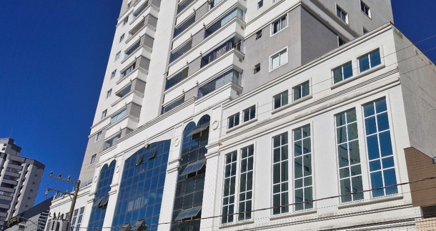 Lindo Apto Finamente Mobiliado, com 3 qtos e 94m2, no centro de ìtajaí