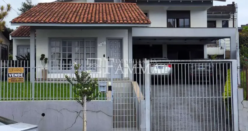 Casa em alto padrão a venda, CRISTO REI, PATO BRANCO - PR. a 5 minutos do centro