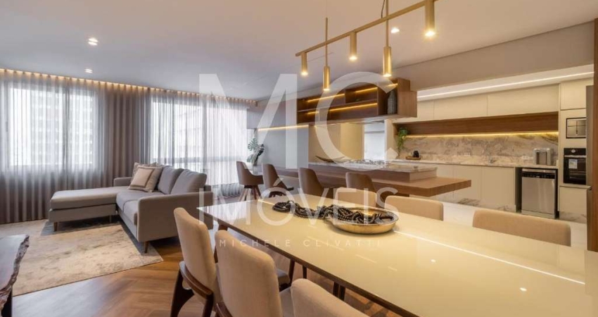 Apartamento de Retrofit, MOBILIADO, com 98 m², 2 quartos sendo 2 suítes à venda