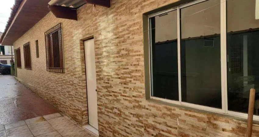 Casa com 3 dormitórios, 250 m² - venda por R$ 1.300.000,00 ou aluguel por R$ 5.400,00/mês - Jardim Maria Rosa - Taboão da Serra/SP