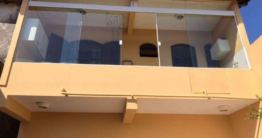 Sobrado com 2 dormitórios à venda, 273 m² por R$ 700.000,00 - Núcleo Residencial Isabela - Taboão da Serra/SP