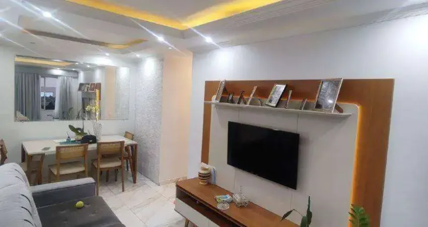 Apartamento com 2 dormitórios à venda, 52 m² por R$ 290.000 - BNH - Parque Pinheiros - Taboão da Serra/SP