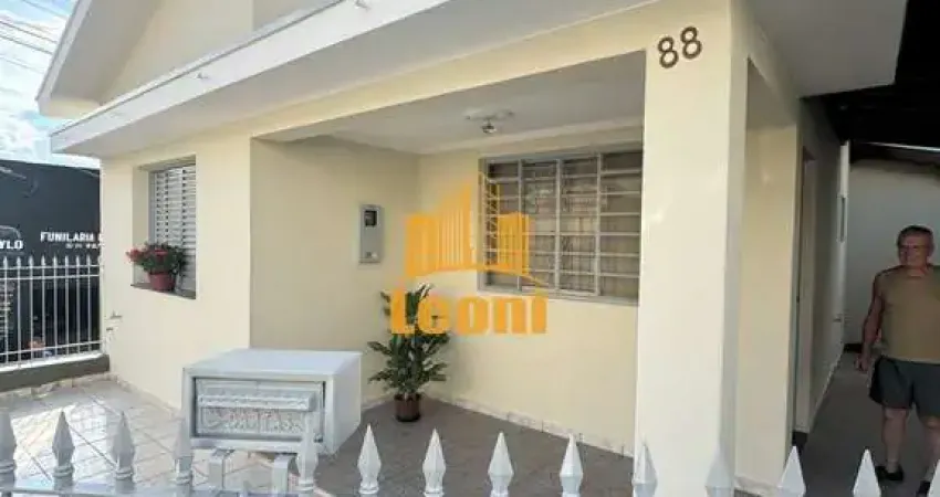 Casa 2 quartos com 2 vagas de garagem a 300 metros da Santa Casa na Vila Conrado