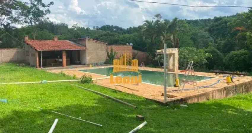 Chácara a venda com 4 quartos na região do Pedra Rachada