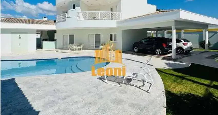 Mansão de esquina com 3 suítes em um terreno de 888,00 m2