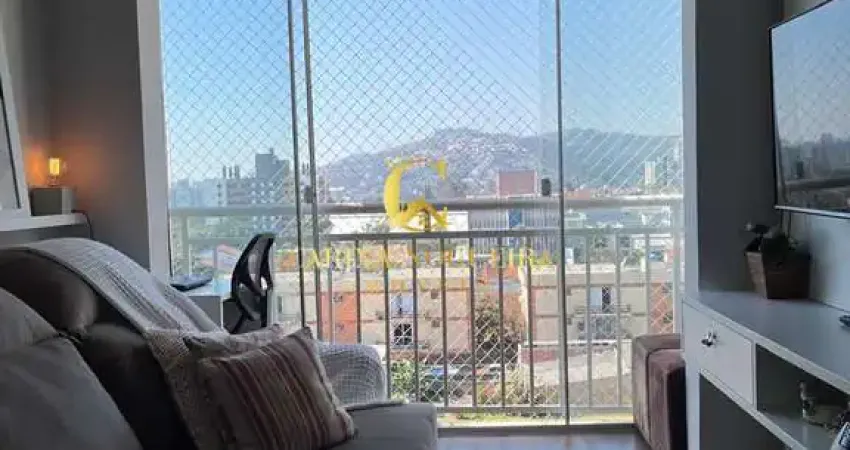 Apartamento com 2 quartos, sacada, churrasqueira e infra completa.