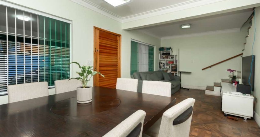 Sensacional sobrado para venda com 3 quartos, sendo 1 suíte, 180m²