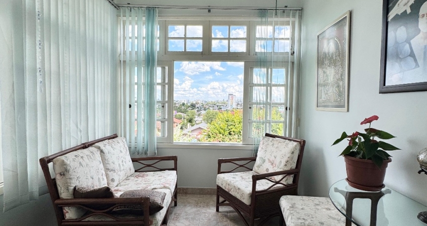 Casa com pátio, vista incrível da cidade e salão de festas no Colina Sorriso - Caxias do Sul/RS