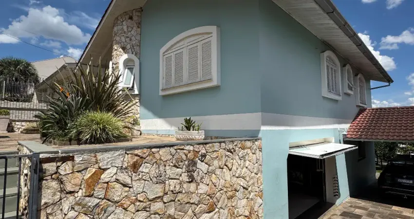 Casa com pátio, vista incrível da cidade e salão de festas no Colina Sorriso - Caxias do Sul/RS