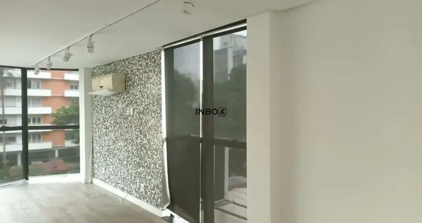Sala comercial reformada na 24 de Outubro
