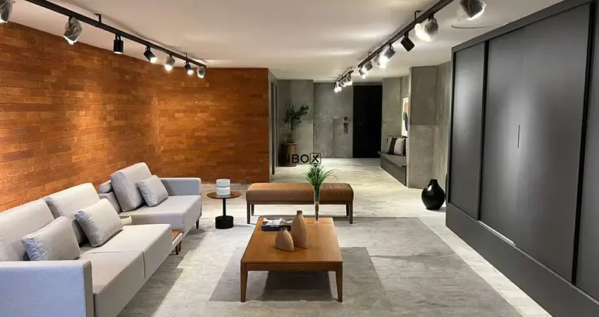 Apto Studio 30m2 MOBILIADO DECORADO c/Moveis e Eletros, Centro Histórico em Porto Alegre.