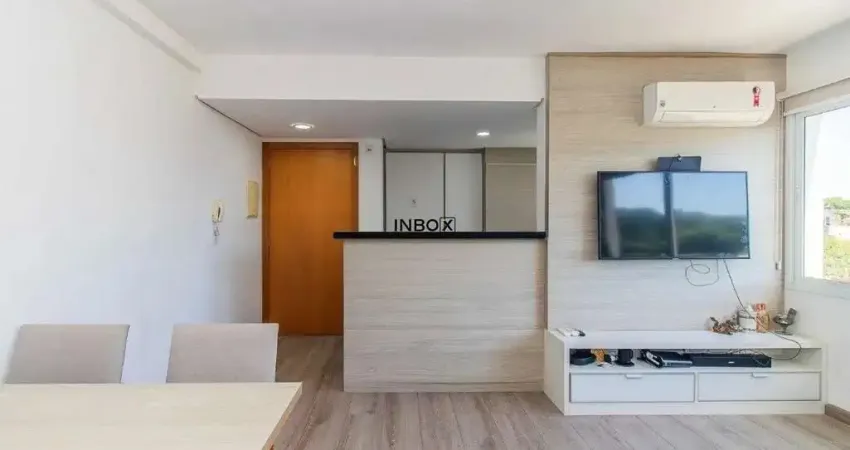 Apartamento com 2 Dormitórios, 1 Suíte e 2 Vagas - Semi-Mobiliado e Pronto para Morar