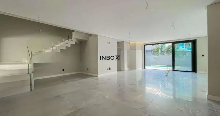 Casa Moderna em Condomínio Fechado - 3 Suítes e 4 Vagas