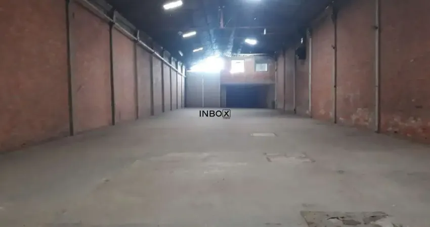Depósito Amplo com 750 m², Pé Direito de 7m e Mezanino