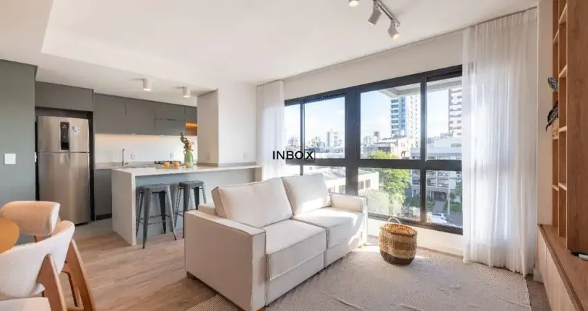 Apto decorado e mobiliado 02 quartos (01 suíte) com 66,87m² no bairro petrópolis, porto alegre.