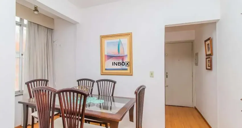 Apartamento a venda de três dormitórios no bairro floreta porto alegre