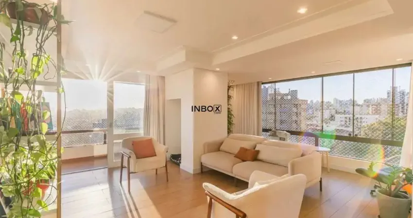 Ampla cobertura reformada com 4 quartos, 2 vagas e excelente orientação solar