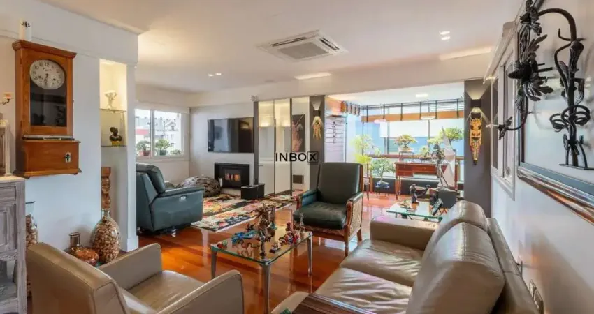 Apartamento alto padrão com 3 dormitórios, living amplo e 2 vagas