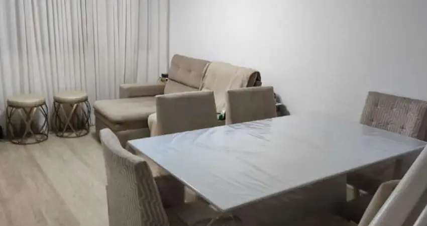 Sobrado em condomio fechado com piscina!