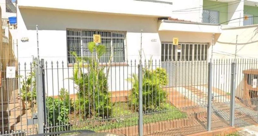 Casa térrea com 2 residências. Terreno 10 X 30. 300m².