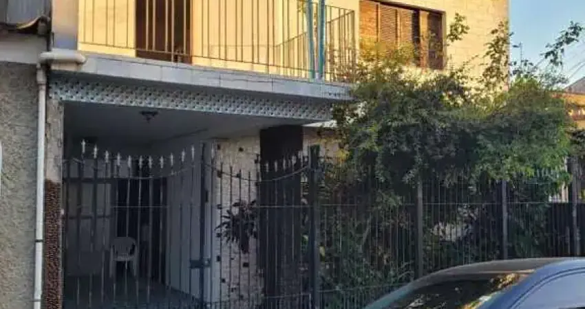 TERRENO COM 02 CASAS NA VILA EMA
