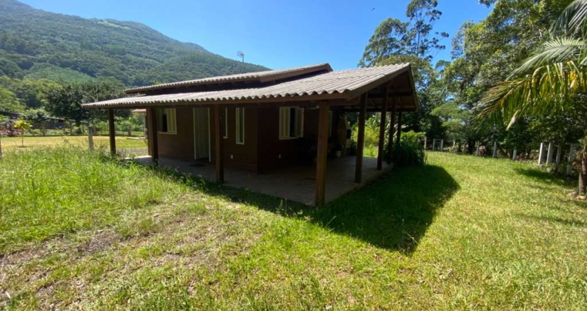 Casa à venda na Estrada geral três cachoeiras, Zona Rural, Três Cachoeiras