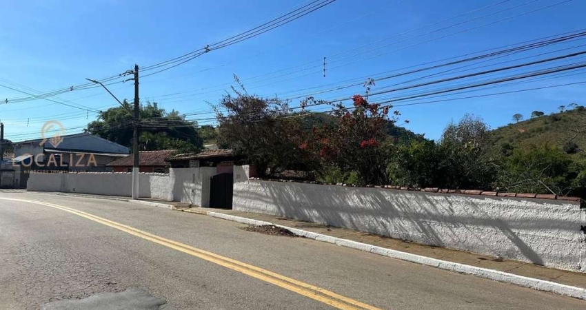 Imperdível Chácara à Venda em Jambeiro-SP, Centro: 3 Quartos, 1 Suíte, 2 Salas, 4 Banheiros, 10 Vagas, 600m² de Área.