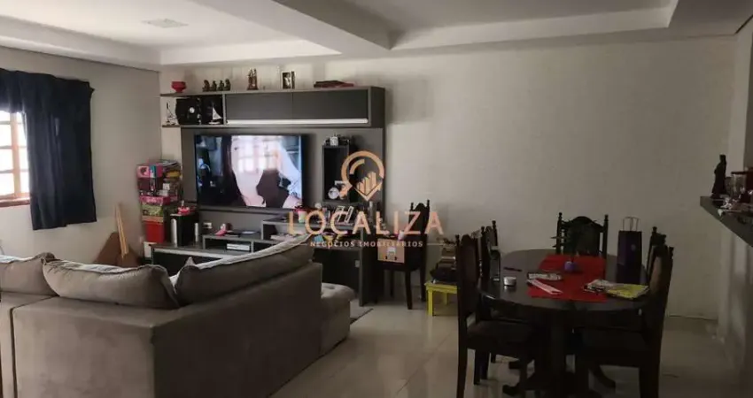 Casa / Residencial Santa Paula / 03 Dormitórios / 01 suíte / 295 m²/ Jacareí