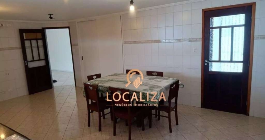 Imóvel de luxo no Jardim Satélite: Casa com 4 quartos, 3 suítes e 5 vagas de garagem em São José dos Campos-SP