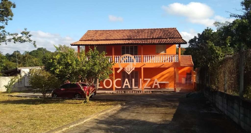 Excelente chácara com Sobrado / Portal Mantiqueira / 5 quartos / 1000 m² de terreno / 211 m² de construção / Caçapava