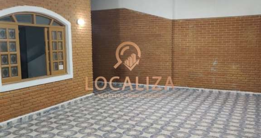 Casa com Edícula / Jardim Satélite / 03 Dormitórios  / 253m² / São José dos Campos