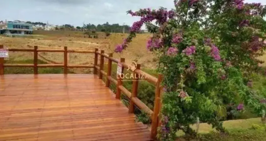Terreno à venda em São José dos Campos-SP, Condomínio Residencial Mantiqueira, 296m². Aproveite!