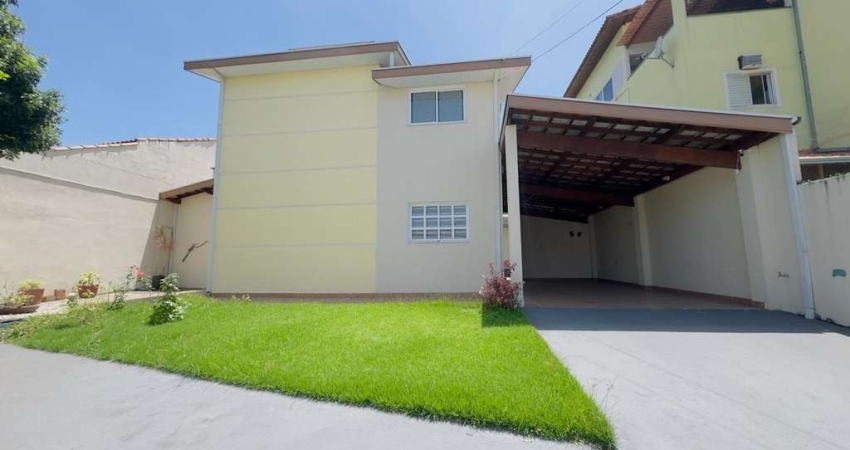 Sobrado / Jardim Alvorada / 04 dormitórios com 2 suítes / 250 m² de construção / 368 m² de terreno / São José dos Campos