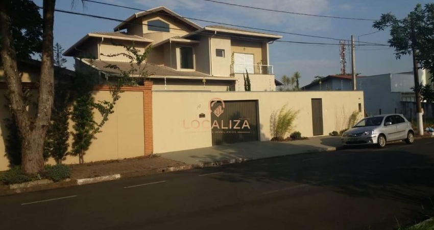 Casa para venda em Cidade Universitária de 254.00m² com 3 Quartos, 1 Suite e 4 Garagens