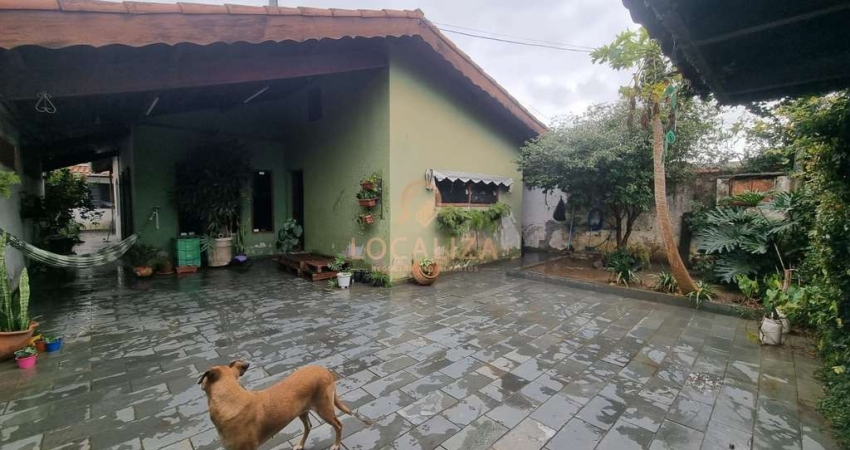 Casa para venda em Cidade Jardim de 250.00m² com 3 Quartos, 1 Suite e 4 Garagens