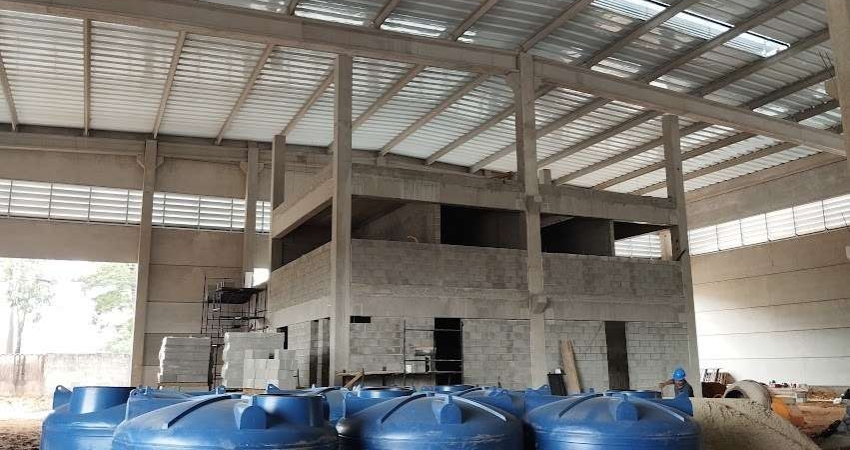 Galpão / Depósito / Armazém para alugar em Vila Galvão de 2000.00m²