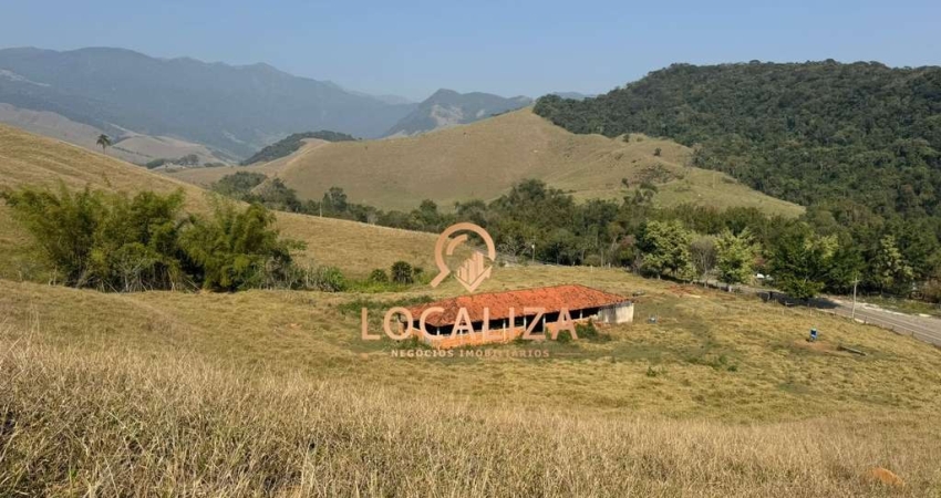 Fazenda / Sítio para venda em Rural de 141.00m² com 4 Quartos e 1 Suite