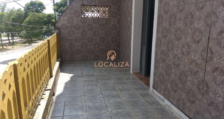 Sobrado Padrão no Cambuci, SP: casa com 3 quartos, 2 suítes, 2 salas, 5 banheiros, 2 vagas e 210m². Confira!