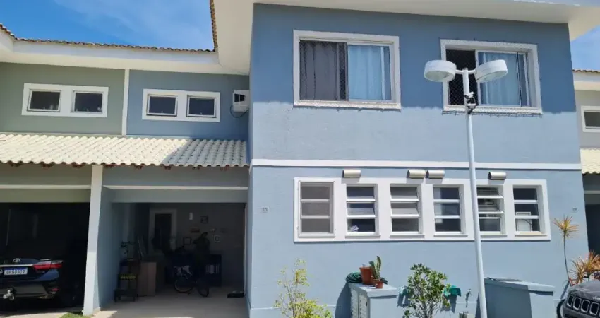 Excelente casa com 3 dormitórios à venda, 111 m² por R$ 550.000 - Glória - Macaé/RJ.
