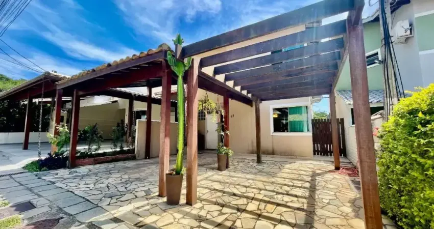 Excelente casa com 3 dormitórios à venda, 120 m² por R$ 675.000,00 - Granja dos Cavaleiros - Macaé/RJ.