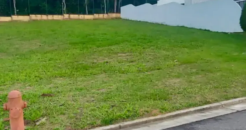 Excelente Terreno de 450m² à Venda no Condomínio Alphaville II – Rio das Ostras