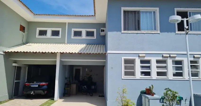 Excelente casa com 3 dormitórios  para aluguel, 111 m² por R$ 2.500,00 - Glória - Macaé/RJ.
